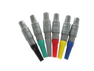 Ravni konektor s savitljivim reljefom